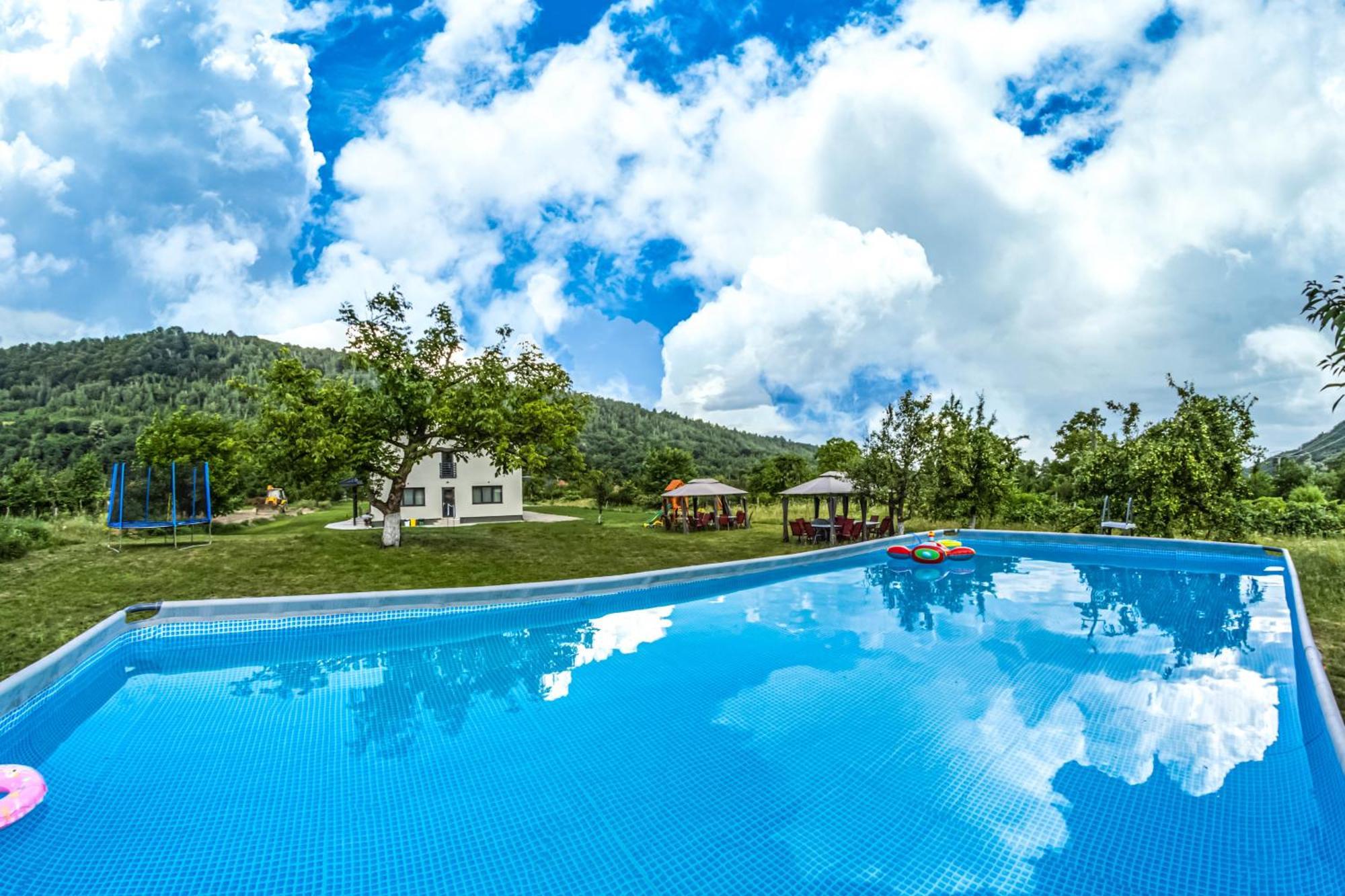 Transalpina Retreat Hotel Novaci-Străini Eksteriør billede