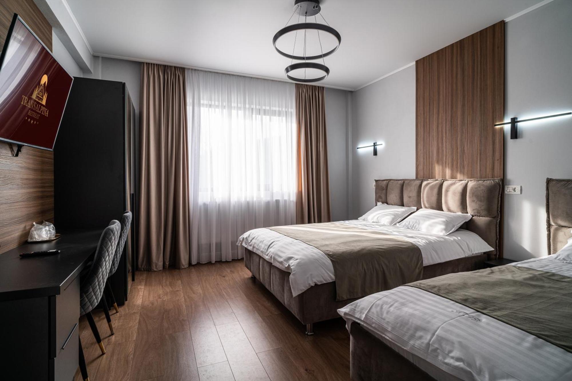 Transalpina Retreat Hotel Novaci-Străini Eksteriør billede